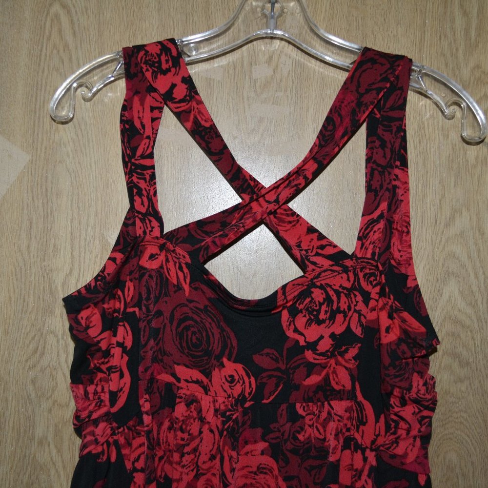 Torrid red black rose criss cross back tank - Picture 7 of 8